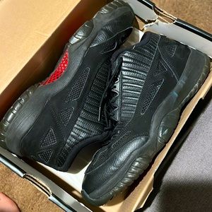 Jordan 11 Low IE Referee
